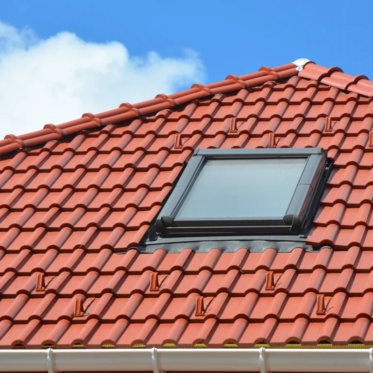 Couvreur velux fenetre de toit 2 – couvreur Barjols